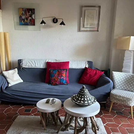 Rez De Jardin Sur La * 滨海圣西尔